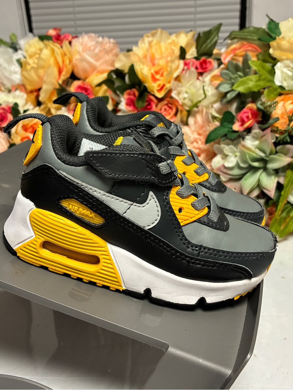 Nike Air Max 90 EasyOn Younger Kids Shoes Smoke Grey Yellow Size 8C - Repaired